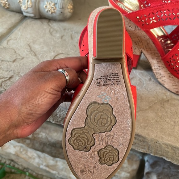 Platforms - Picture 4 of 5